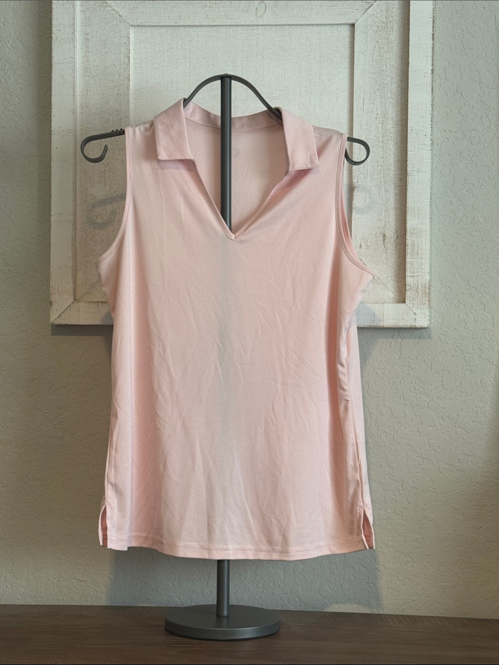 Women’s Sleeveless Polo Tank Top - Light Pink